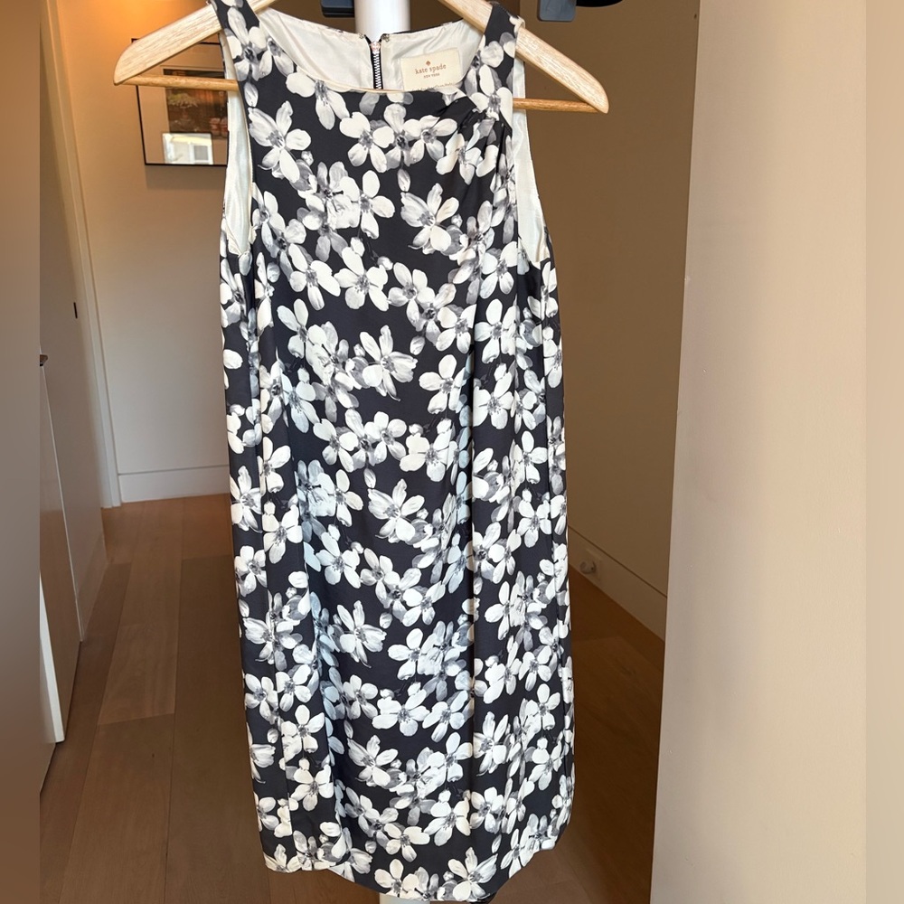 Kate Spade Floral Shift Dress Size 2 | Black White Sleeveless Classic